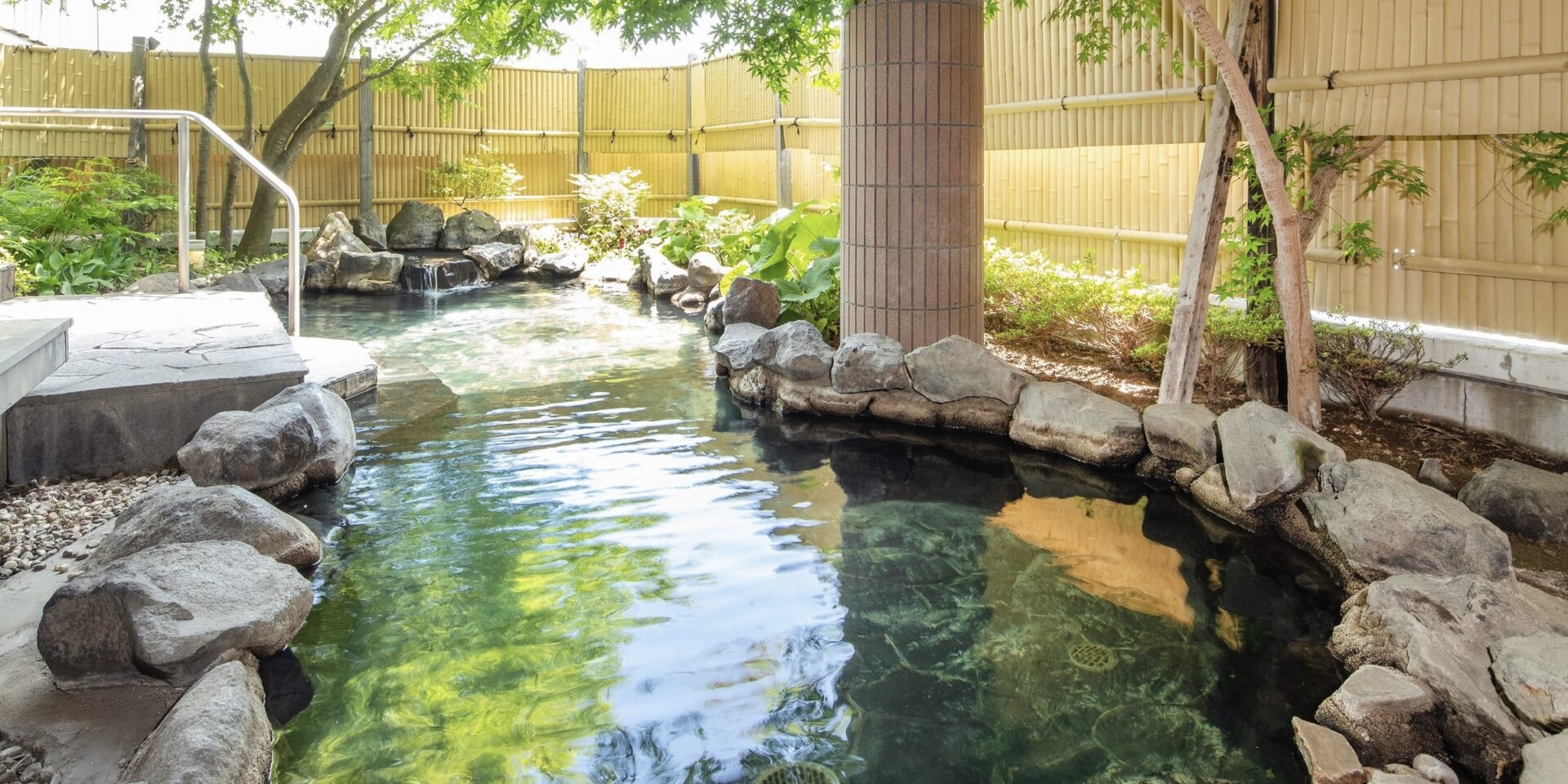 実は隠れた「温泉県」！ 新潟県のおすすめ温泉をエリア別にご紹介